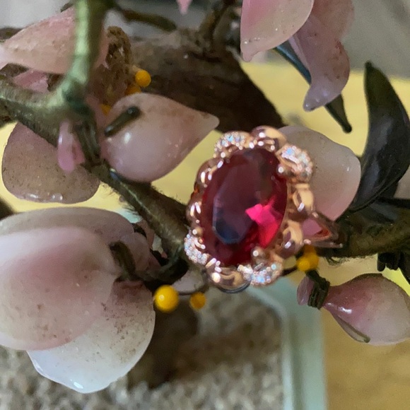 Vintage rose gold 750 over silver Mozambique garnet ring